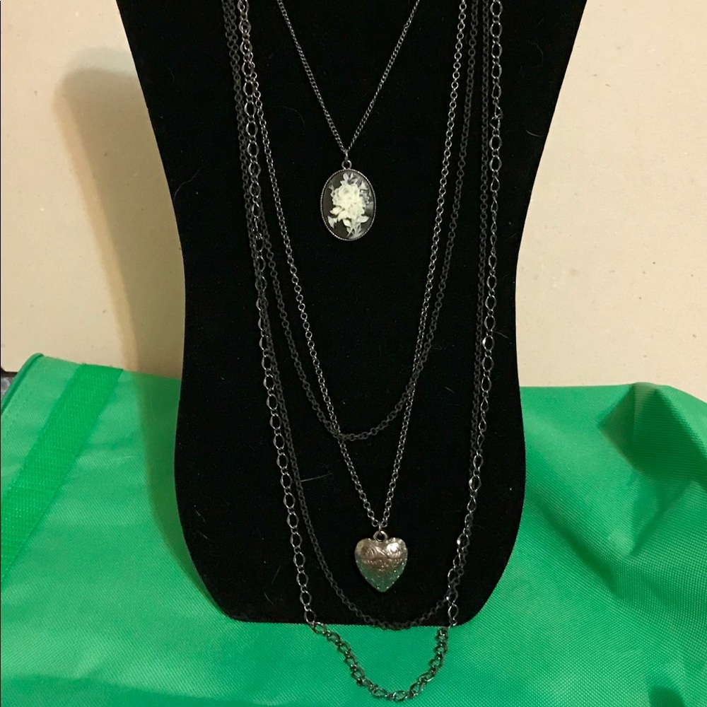 Black & Cream Flower Cameo & Vine-Heart Necklace